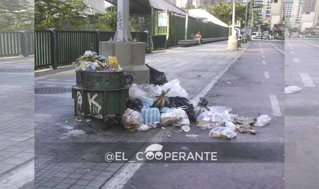 Basura se acumula en calles del centro de Caracas/El Cooperante