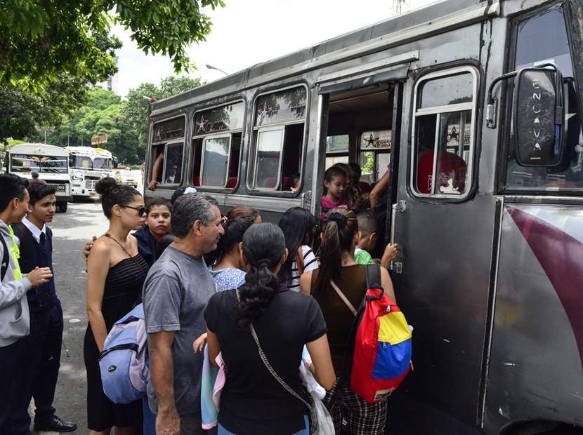Ellos saben quiénes somos": Transportistas de Caracas no participarán en  censo madurista | El Cooperante
