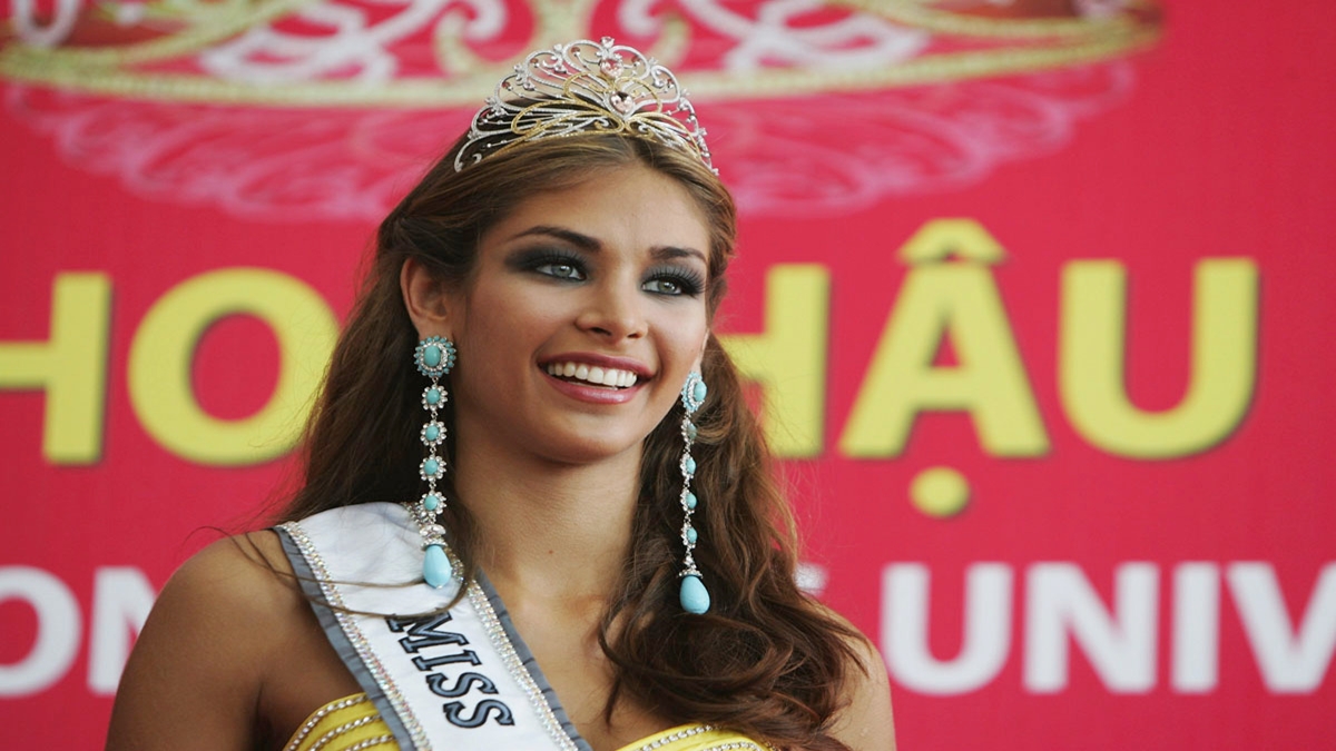 En Fotos Así Luce Dayana Mendoza 12 Años Después De Ganar El Miss Universo El Cooperante